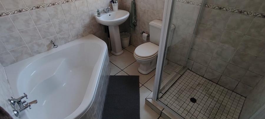 3 Bedroom Property for Sale in Doringkruin North West